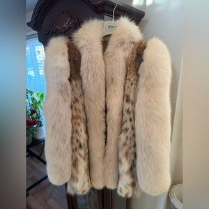 Natural Spotted Fur Jacket With Blush Fox Fur Tuxedo / Sleeves
